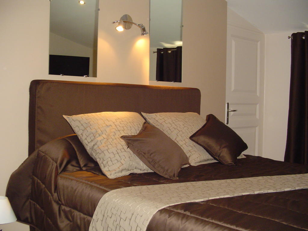 La Cabane De Pepe Emilien Bed & Breakfast Chomerac Ruang foto