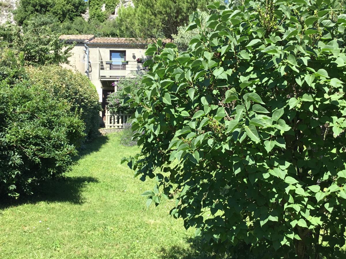 La Cabane De Pepe Emilien Bed & Breakfast Chomerac Bagian luar foto